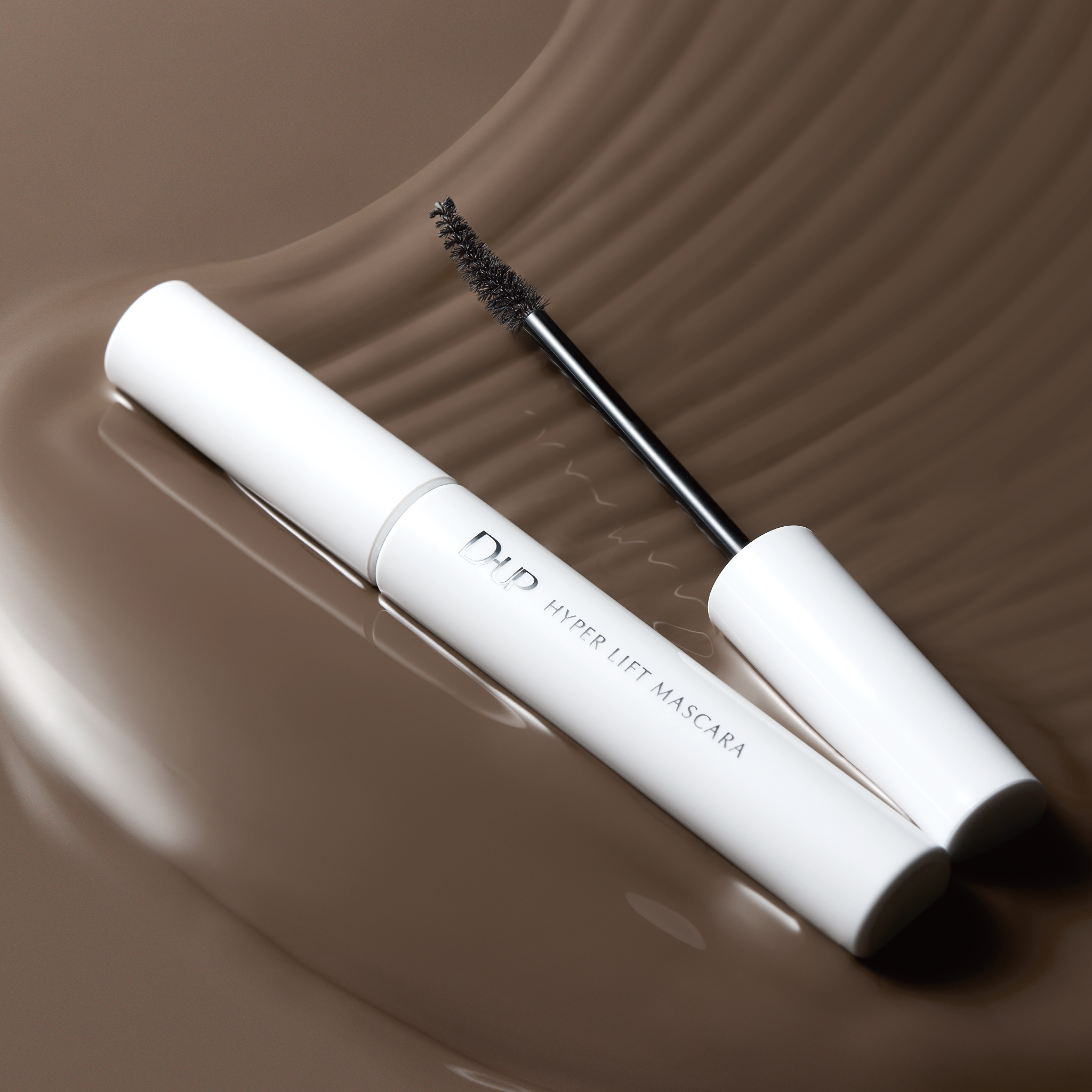 大好評「ハイパーリフトマスカラ」に新色 グレージュ溶け込む“抜け感”ブラウン登場！